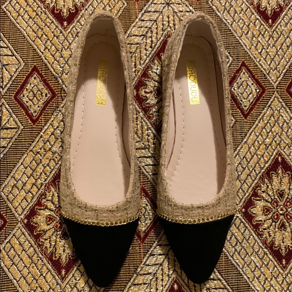 SHEIN Black and Cream Flats with Timeless Elegance - Picture 8 of 8